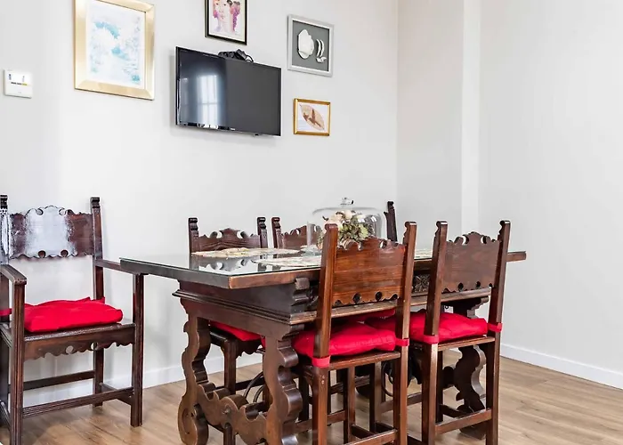 2 Bedrooms 2 Bathrooms - Triana- Seville